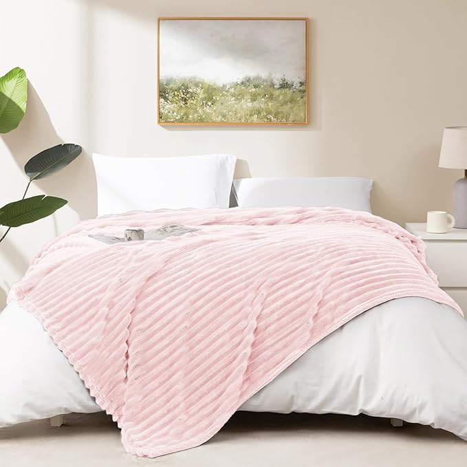 Soft Pink Throw Blanket for Couch - 300GSM Cozy Warm Fleece Blanket for Girls Women, Fluffy Soft Lightweight Bed Blankets Birthday Gifts for Her Him, Spring Home Room Decor, Pink, 50x60 Inches