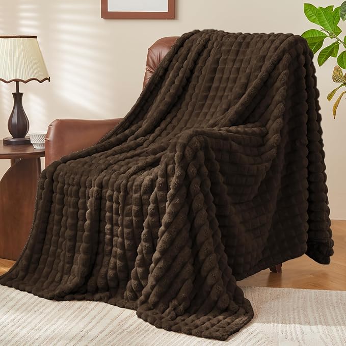 BEDELITE Brown Throw Blanket Twin Size for Bed- Super Soft and Warm 3D Checkered Fluffy Fuzzy Fleece Blanket, Luxurious Plush Cozy Blanket for Room Decor Fall and Winter, 60x80 inches