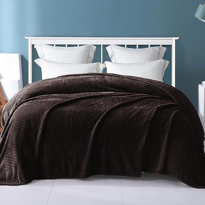 Exclusivo Mezcla Fleece Queen Size Blanket for Bed, 90x90 Inches Soft Cozy Jacquard Flannel Blankets, Lightweight Fuzzy Plush Warm for Women, Coffee