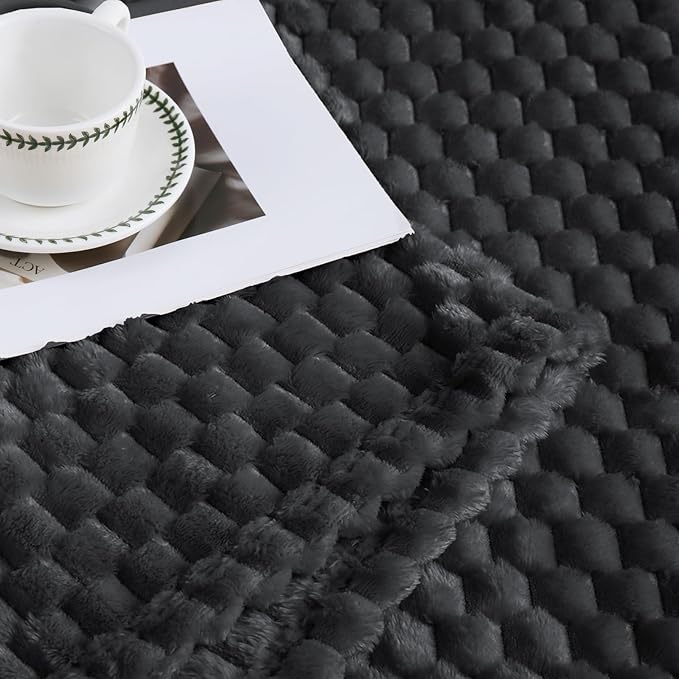Bnuitland Black Flannel Throw Blanket (50X70 inches), 300 GSM Fleece Cozy Warm Soft Home Decor Lightweight Bed Sofa Blanket for Adults, Suitable for All Seasons.