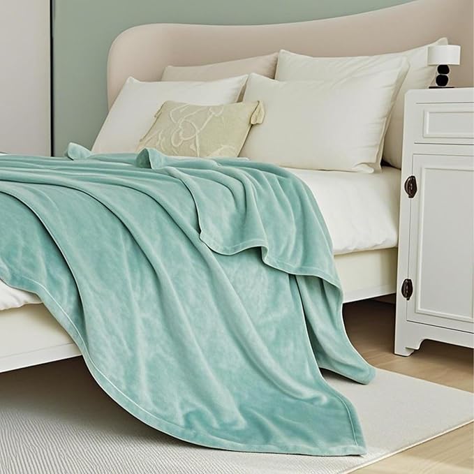 Fleece Blanket King Size, Silky Flannel Fuzzy Blankets for All Season, Cozy & Lightweight, Perfect for Couch, Bed, Sofa, 108" x 90", Sage Green, King
