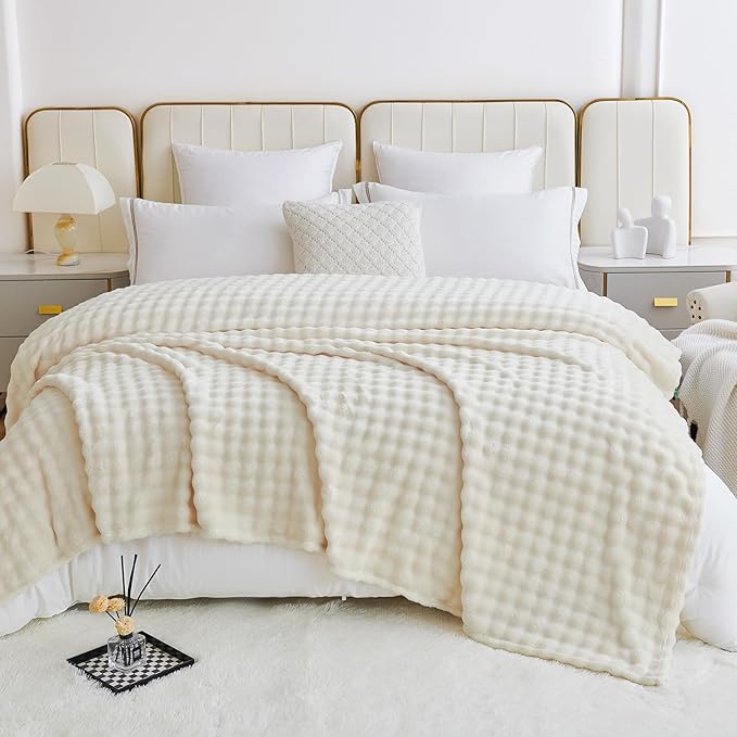 Comelady Fleece Throw Blanket,Super Soft Throw Blanket for Couch,3D Bubble Warm Fluffy Blanket for Bed Sofa Room Decor-Lightweight Cozy Fuzzy Blanket for All Seasons(Beige,50"×60")