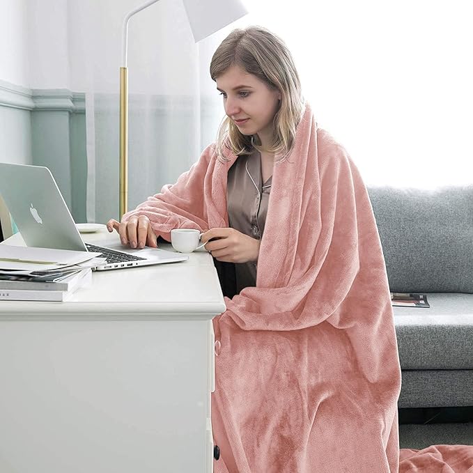 MOONLIGHT20015 Fleece Blanket King Size – Soft 400 GSM Plush Microfiber King Size Blanket, Warm Lightweight King Blanket for The Bed, 108x90 Inches, Baby Pink