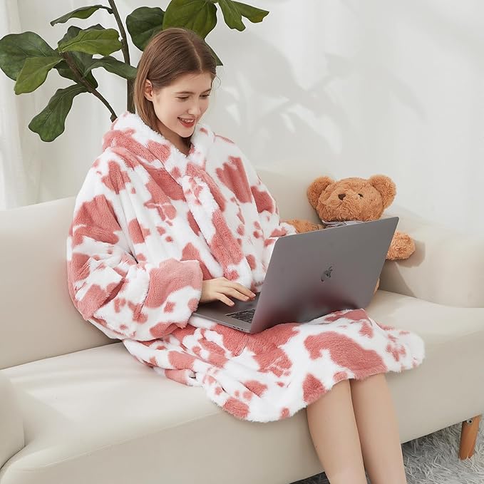 Softan Blanket Hoodie, Oversized Fleece Wearable Blankets for Women and Men Gifts, Cozy Warm and Soft Sweatshirt Blanket with Large Pocket, Pink Cow Print
