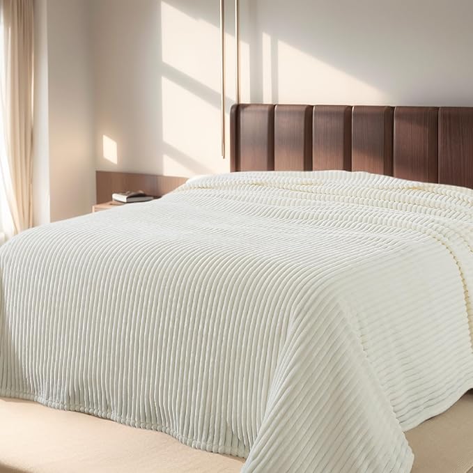 Richave Cuddly Blanket Queen Size,Premium Lightweight Anti-Static Fluffy Fleece Blanket with Striped Pattern for Queen Full Bed, 90x90 Inches,Cream
