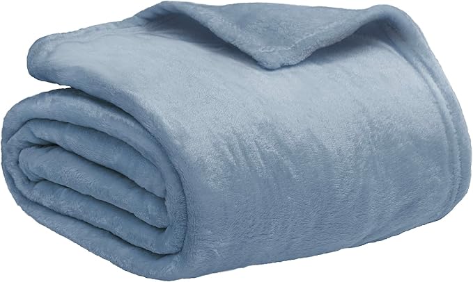PAVILIA Dusty Blue Fleece Throw Blanket for Couch, Light Slate Blue Super Soft Fuzzy Flannel Throw for Sofa, Luxury Plush Microfiber Bed Blanket, Cozy Home Decorative Velvet Gift Blanket, 50x60