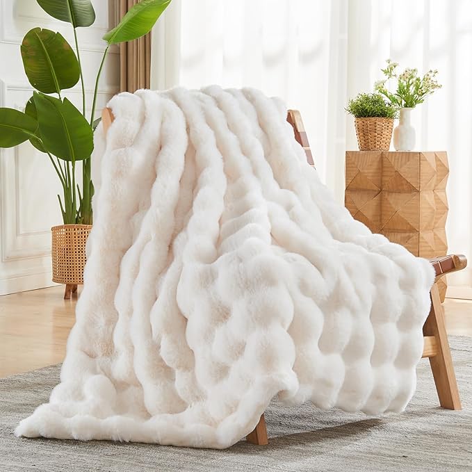 NEWCOSPLAY Faux Fur Twin Blanket Ivory Luxury Fluffy Thick Warm Bubble Blanket for Couch Sofa Bed 1000GSM (Ivory Bubble Thick, Twin(60"x80"))