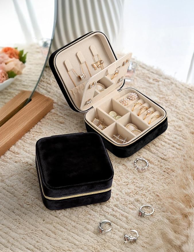Plush Velvet Travel Jewelry Case Small Jewelry Box Jewelry Organizer Storage Case Portable Jewelry Travel Case for Girls Womens Earring, Necklace, Rings,Bracelets with Mirror