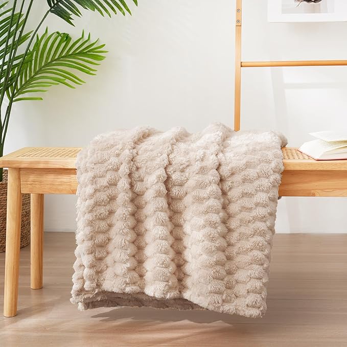 Vessia Flannel Fleece Throw Blanket, 3D Jacquard Camel Fuzzy and Warm Blanket for Couch, Sofa, Bed, 300GSM Super Soft Touch Cozy Home Decor for All Seasons (50x70 inches)