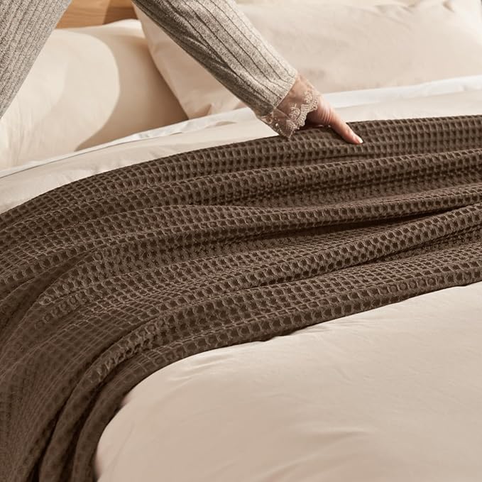 PHF Ultra Soft Waffle Weave Throw Blanket 50"x 60"- Washed Lightweight Breathable Cozy Woven Blanket for Bed - Aesthetic Decor for Couch Bedding Sofa Home Car - Chocolate