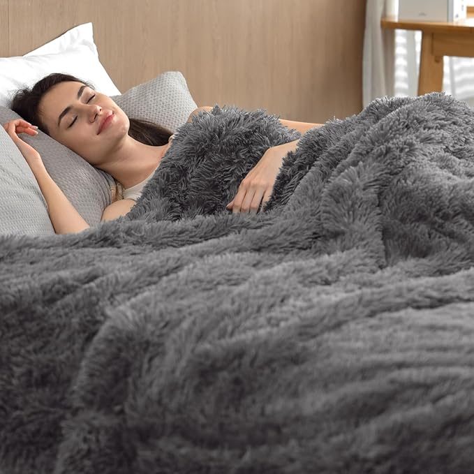 Pawque King Size Blanket - Faux Fur Sherpa Fleece Super Soft Fluffy Throw Blankets, Luxury Oversized Blankets Gift for Women Sofa Couch Bed, Breathable & Washable, Grey 90x108 inches