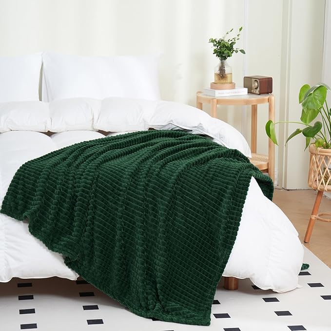 Puncuntex Flannel Fleece Throw Blanket Dark Green 90"×90",Super Soft Plush Cozy Blanket with Square Grid Design Luxury for Couch Sofa Chair