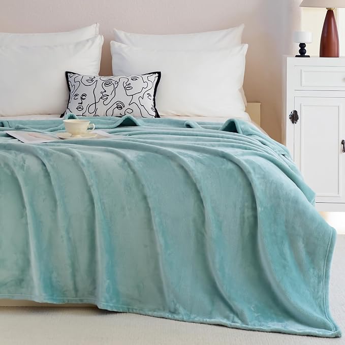 Fleece Blanket King Size, Silky Flannel Fuzzy Blankets for All Season, Cozy & Lightweight, Perfect for Couch, Bed, Sofa, 108" x 90", Sage Green, King