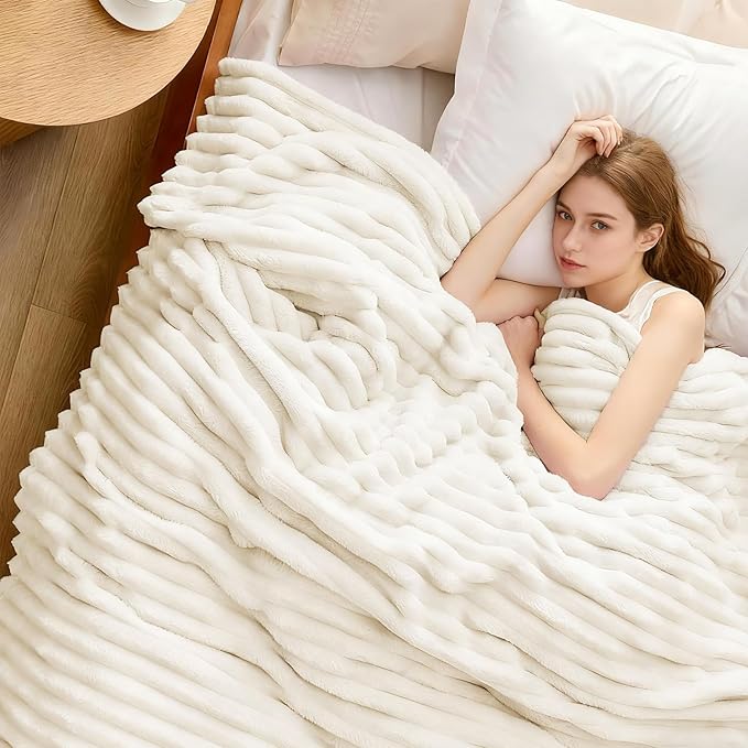 Nookly Cream King Size Blanket for Bed, Soft Lightweight Plush Ribbed Striped Big Blanket, Cozy All-Season Fleece for Bedroom and Home Décor, 108x90 Inches
