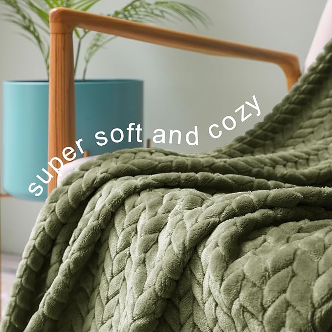Exclusivo Mezcla Fleece Throw Blanket for Couch and Bed, 50x70 Inches Soft Cozy Jacquard Flannel Blankets, Lightweight Fuzzy Plush Warm Throws for Women, Olive Green