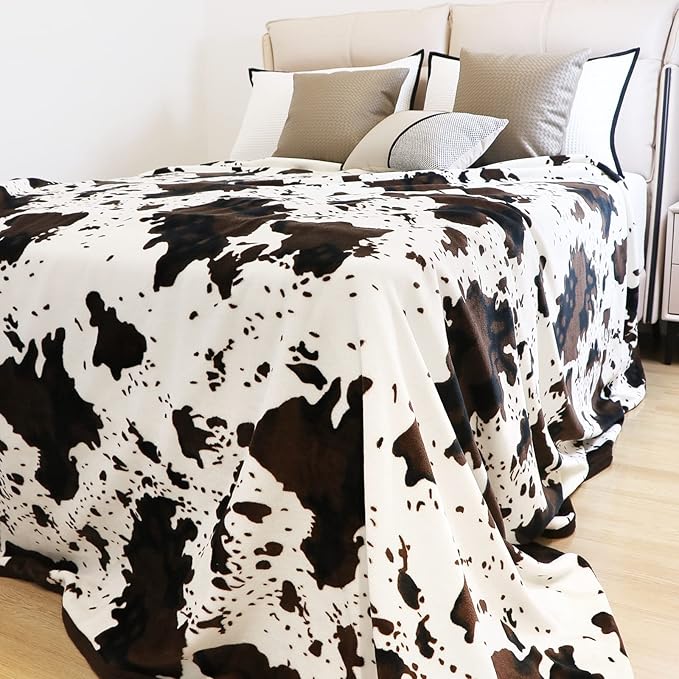 King Throw Blanket for Bed & Couch - Cow Print Blanket King Size, Extra Large Soft Cozy Fleece Throws, Lightweight Western Country Style Plush Bedding Decor for Bedroom, Living Room & Dorm 90" x 108"
