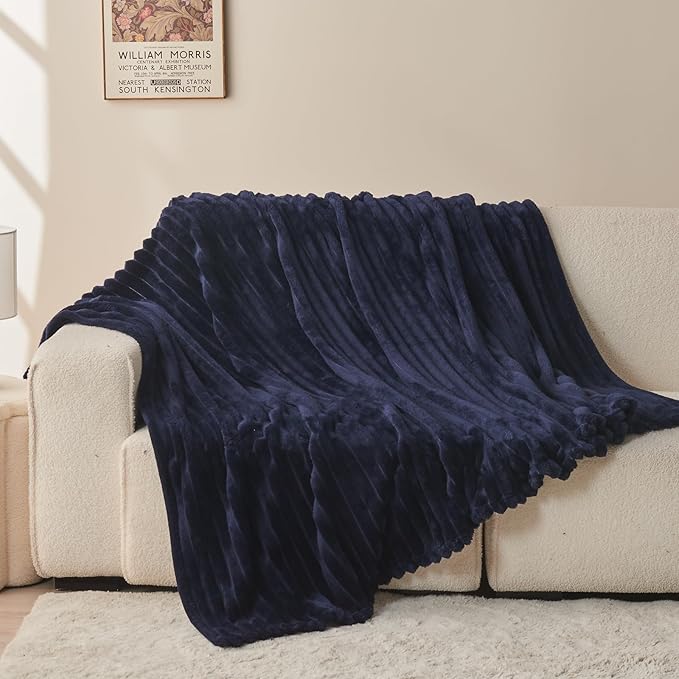 NEWCOSPLAY Super Soft Twin Blanket Dark Navy Premium Silky Flannel Fleece 3D Ribbed Jacquard Lightweight Bed Blanket All Season Use (Dark Navy Ribbed, Twin(60"x80"))