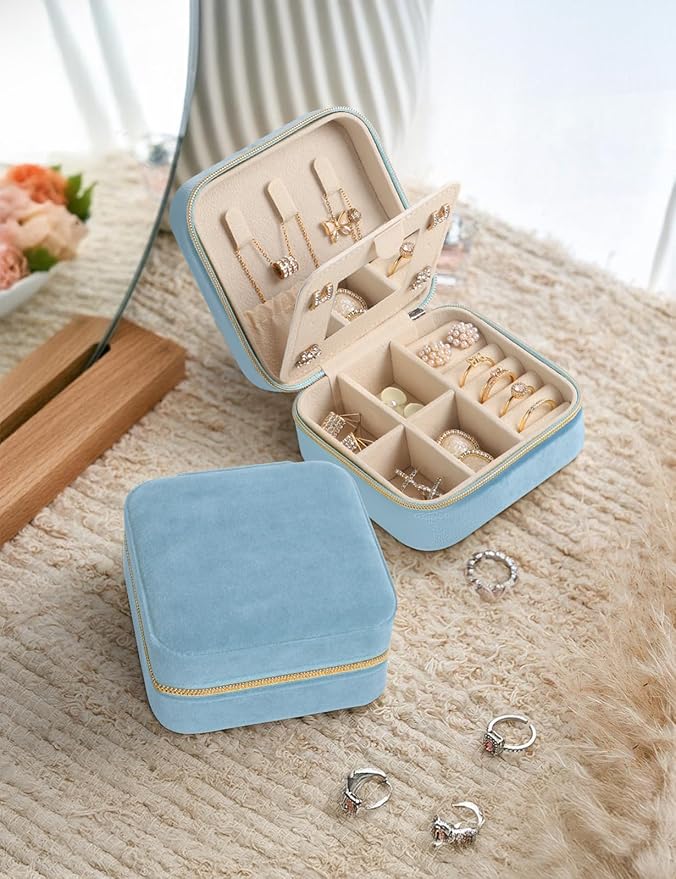 Plush Velvet Travel Jewelry Case Small Jewelry Box Jewelry Organizer Storage Case Portable Jewelry Travel Case for Girls Womens Earring, Necklace, Rings,Bracelets with Mirror