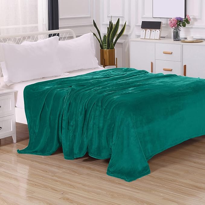 Elegant Comfort Luxury Velvety Feel Blanket, All-Season Lightweight Blanket, Ultra Plush, Soft, Cozy-Fuzzy Flannel Fleece for Couch, Sofa, Bed, Travel, Solid Design, King/California King, Teal