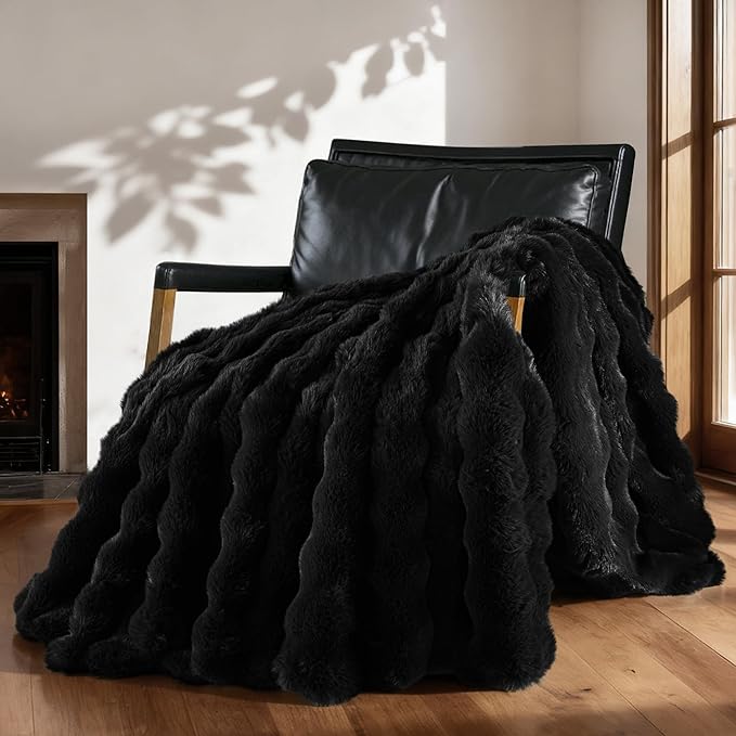 Exclusivo Mezcla Faux Fur King Size Blanket for Bed, Luxury Reversible 3D Rabbit Bubble Fuzzy Thick Sherpa Blankets for Winter, Plush Fleece Warm Cozy Bed Throw, 90x104 Inches, Black