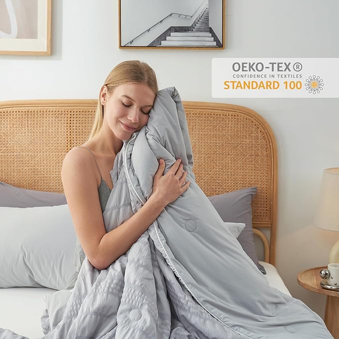 Cozy Bliss Seersucker Cooling Comforter Twin Size, Q-Max 0.45 Reversible Lightweight Cooling Blanket, Breathable Silk Smooth Summer Bedding Quilt for Hot Sleepers Night Sweats Light Grey