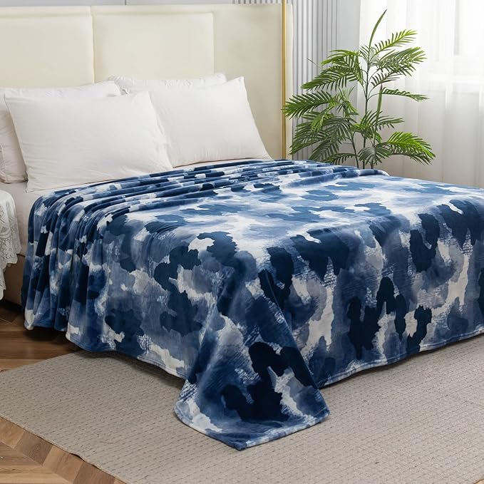 Elegant Comfort Luxury Velvety Feel Blanket, All-Season Lightweight Blanket, Ultra Plush, Soft, Cozy-Fuzzy Flannel Fleece for Couch, Sofa, Bed, Travel, Camouflage Design, Full/Queen, Blue