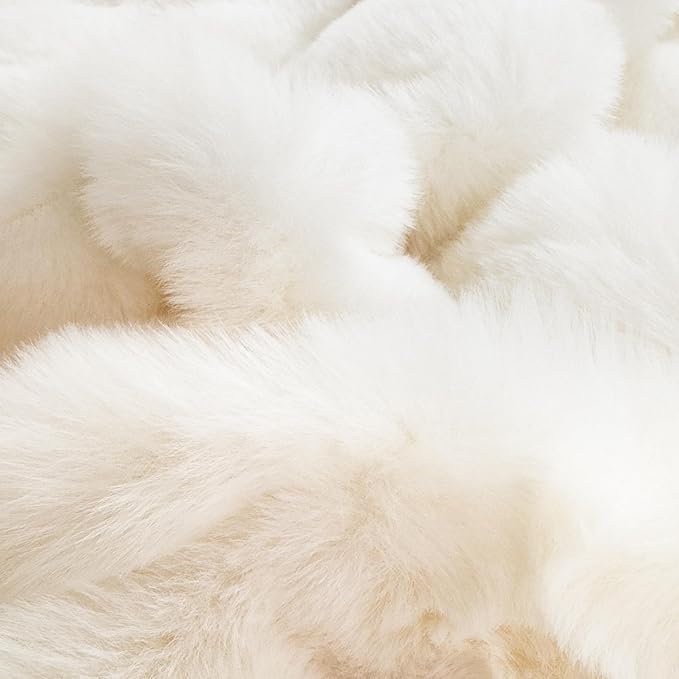H&D Bedding Queen Sheet Set – 3 Piece Bed Sheets for Queen Size Bed, Luxury Soft and Breathable Faux Fur, Includes 1 Comfy Bubble Sheet, and 2 Pillowcases (Ivory, 3-Piece Set)