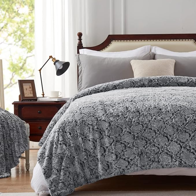 KAWAHOME Faux Fur King Size Blanket for Bed, Ultra Soft Warm Fluffy Blanket for Couch, Plush Fuzzy Bedding, Cozy Luxury Quatrefoil Pattern Bedroom Decor Gifts, 108" X 90" Dark Grey