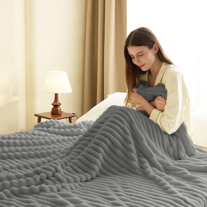 Soft Grey King Size Blanket for Bed - Cozy Bedding Fleece Blanket for Men Women, Fluffy Large Lightweight Sofa Couch Cover Bed Blankets Gifts for Her Him, Home Room Decor, Grey, 108x90 Inches
