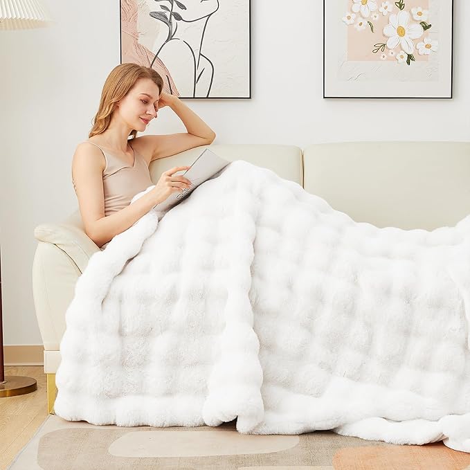 Latepis White Throw Blanket for Couch, Soft Faux Fur Bubble Blankets for Sofa Bedroom Living Room, Cozy Warm Fluffy Blanket for Winter, Great Birthday Gift Selection, 50x60 Inch, 860GSM