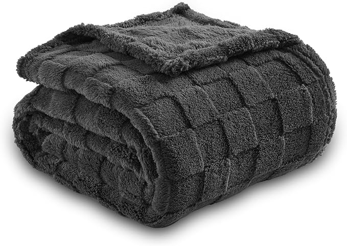 NEWCOSPLAY Super Soft Twin Blanket Dark Grey Premium Silky Flannel Fleece 3D Checkered Lightweight Bed Blanket All Season Use (Dark Grey Checkered, Twin(60"x80"))