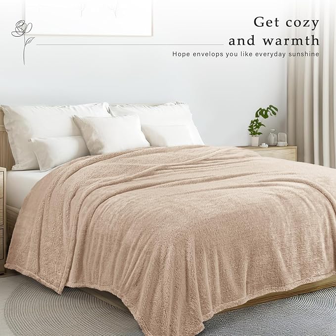 Exclusivo Mezcla Twin Size Blanket for Bed, Super Soft Velvet Plush Fleece Blankets, Fuzzy Cozy and Warm for Winter, 60x80 Inches, Camel