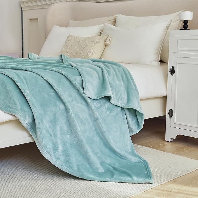Twin Blanket for Bed, Flannel Fleece Blankets Warm Plush Cozy Blankets for Women, Fuzzy Soft Blanket for Sofa, Couch, Travel, Camping, 60" X 80", Sage Green