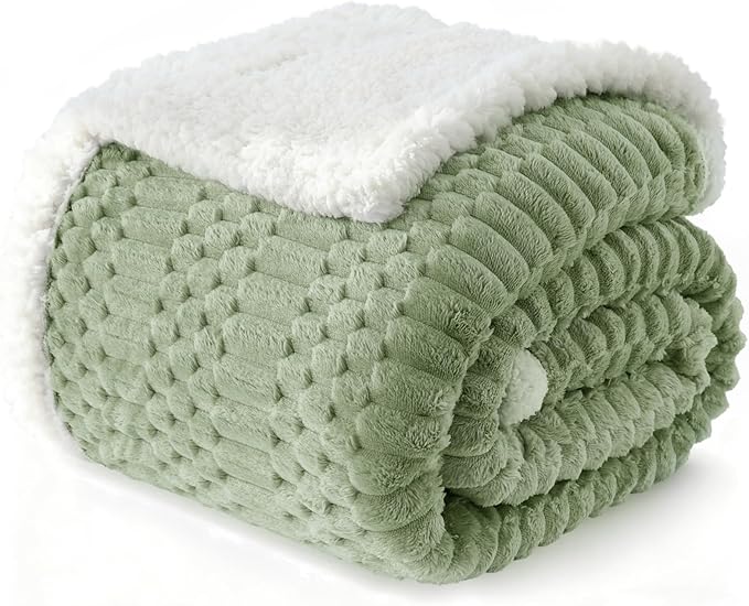 Sherpa Throw Blanket for Couch Flannel Cozy Soft Thick Blanket Warm Twin Blanket for Bed Fleece Home Decor Gifts, Z01 - Green, 80"*90"