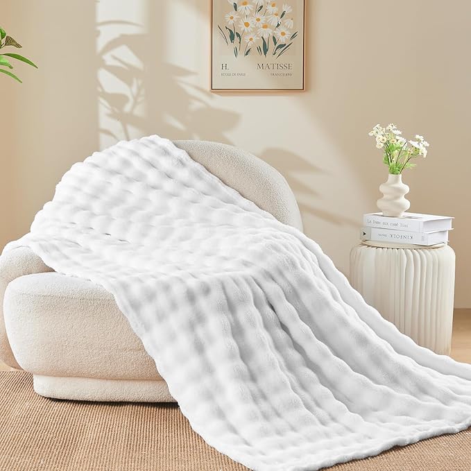 NEWCOSPLAY Twin Blanket for Couch White Super Soft Flannel Fleece 3D Bubble Lightweight Bed Blanket All Season Use (White, Twin(60"x80"))