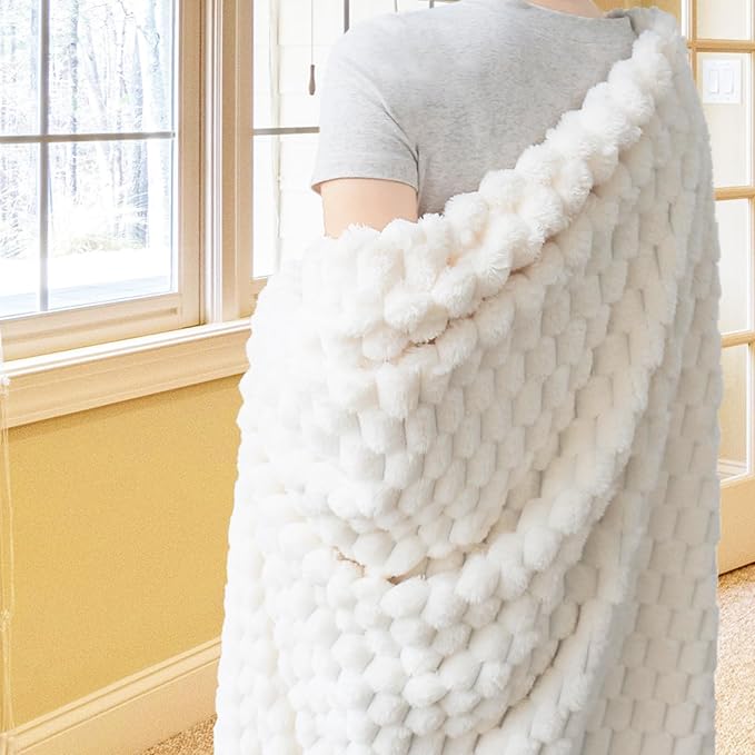 Vessia Flannel Fleece Twin Blanket, 3D Jacquard Cream Fuzzy and Warm Blanket for Couch, Sofa, Bed, 300GSM Super Soft Touch Cozy Home Decor for All Seasons (60x80 inches)