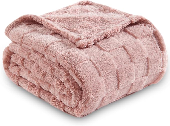 NEWCOSPLAY Super Soft Queen Blanket Pink Premium Silky Flannel Fleece 3D Checkered Lightweight Bed Blanket All Season Use (Pink Checkered, Queen(90"x90"))