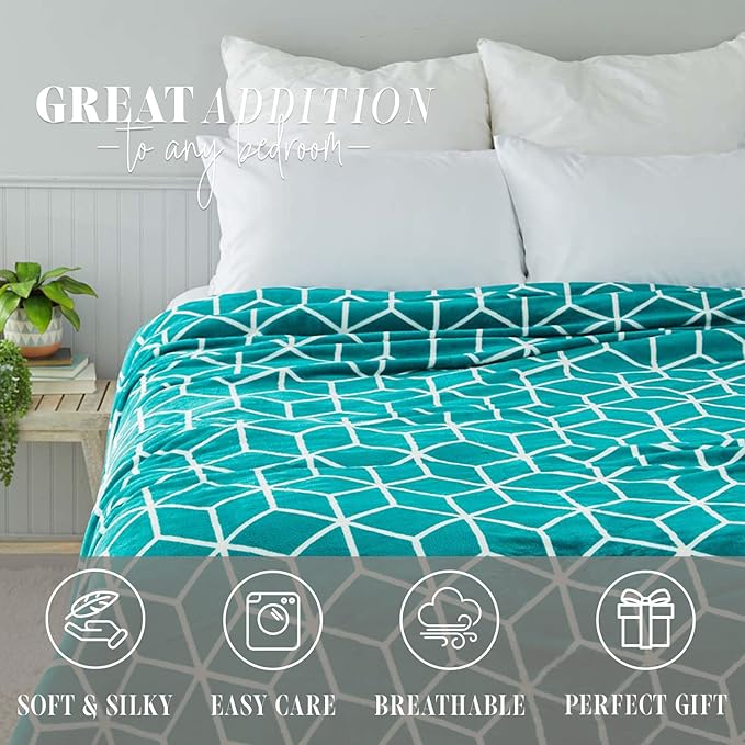 Elegant Comfort Luxury Velvety Feel Blanket, All-Season Lightweight Blanket, Ultra Plush, Soft, Cozy-Fuzzy Flannel Fleece for Couch, Sofa, Bed, Travel, Cube Design, Full/Queen, Turqouise