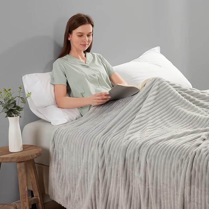 Nestl Blanket Twin Size for Bed - Cozy Warm Fuzzy Blankets for Women, Plush Small Fleece Throws for Girls - Silver Grey, 66 x 90 Inches