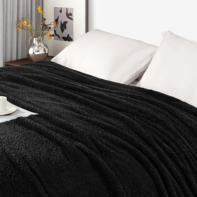 Exclusivo Mezcla Fleece Twin Size Bed Blanket, Ultra Soft, Lightweight and Fuzzy Black Blanket for Women, Home Decor, 60x80 Inches