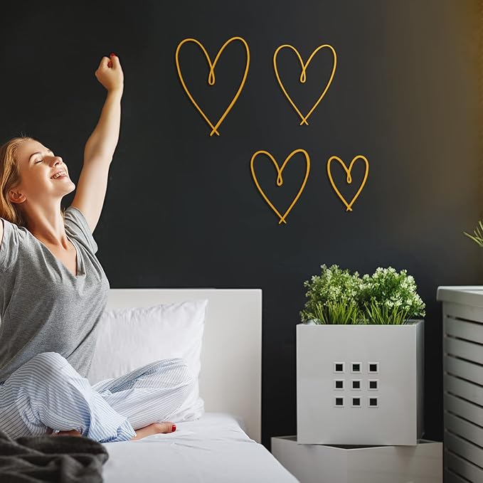Pangda 4 Pieces Metal Heart Wall Art Decor Love Heart Wall Sign Ornaments for Bedroom Living Room Decoration(Gold)