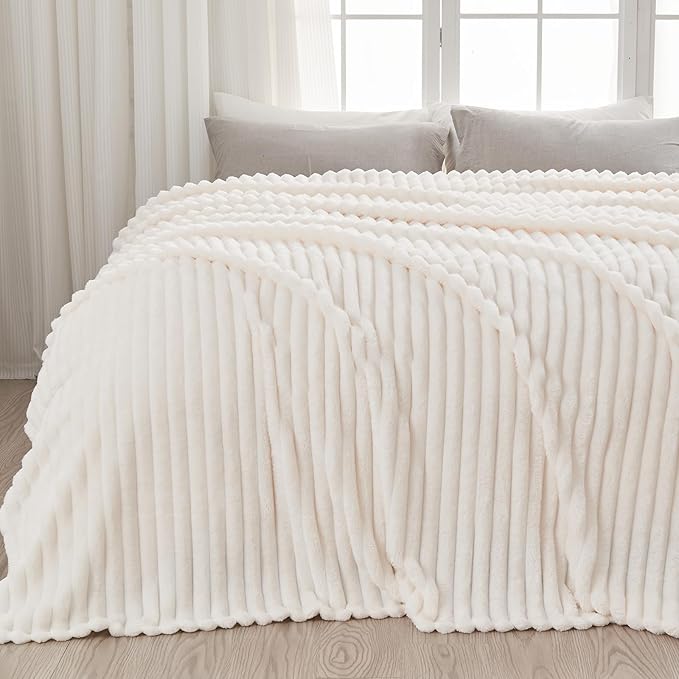 NEWCOSPLAY Super Soft Queen Blanket Ivory Premium Silky Flannel Fleece 3D Ribbed Jacquard Lightweight Bed Blanket All Season Use (Ivory Ribbed, Queen(90"x90"))