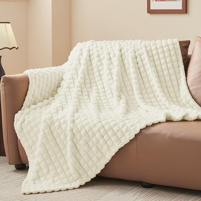 BEDELITE Cream Throw Blanket Twin Size for Bed- Super Soft and Warm 3D Checkered Fluffy Fuzzy Fleece Blanket, Luxurious Plush Cozy Blanket for Room Decor Fall and Winter, 60x80 inches