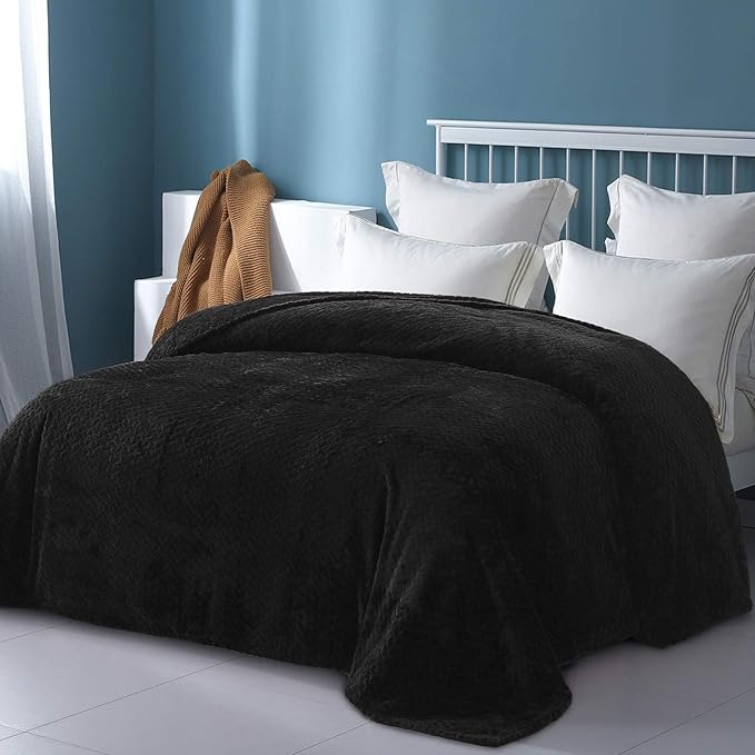 Exclusivo Mezcla Fleece Queen Size Blanket for Bed, 90x90 Inches Soft Cozy Jacquard Flannel Blankets, Lightweight Fuzzy Plush Warm for Women, Black