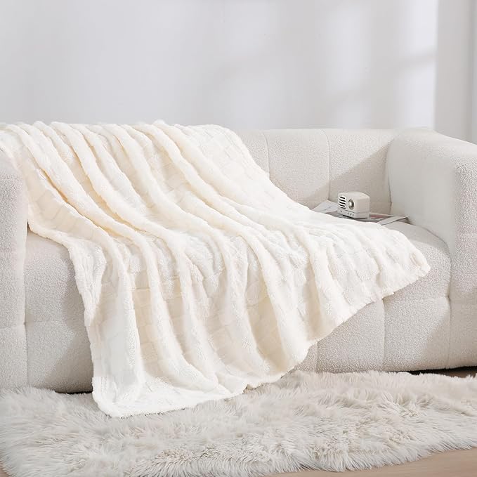 White Fleece Throw Blanket 50”×70” for Couch Sofa Bed,Super Soft Cozy Plush Microfiber Flannel Blanket with 3D Checkered Design Lightweight for Adults,Woman,Girls