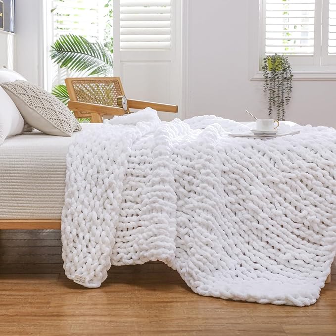 WESHIONGOO Chunky Knit Blanket Throw Knitted Throw Blankets for Couch Bed Fluffy Soft Blanket with Jumbo Chenille Yarn Thick 100% Handmade (White, 51"×63")