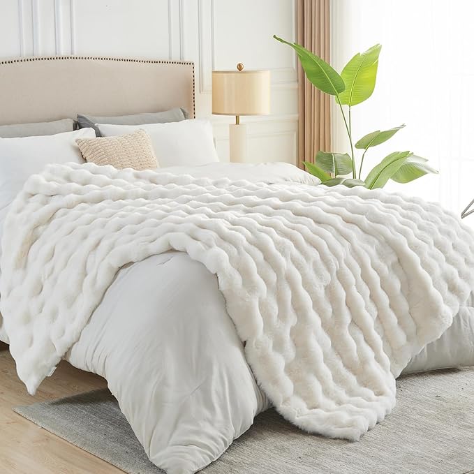 NEWCOSPLAY Faux Fur Twin Blanket Ivory Luxury Fluffy Thick Warm Bubble Blanket for Couch Sofa Bed 1000GSM (Ivory Bubble Thick, Twin(60"x80"))