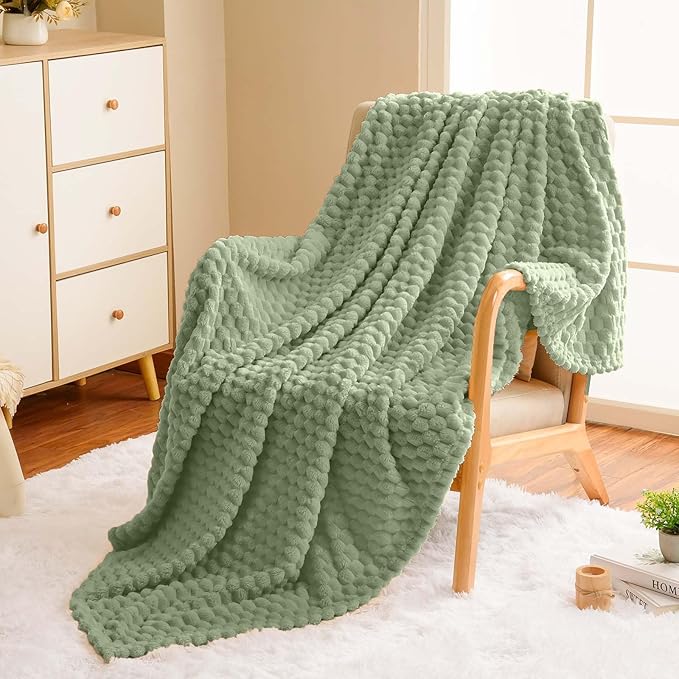 Vessia Flannel Fleece Twin Size Blanket(60x80 inch), 3D Jacquard Sage Green Fuzzy and Warm Blanket for Couch,Sofa, 300GSM Super Soft Touch Cozy Lightweight Bed Home Decor for All-Season