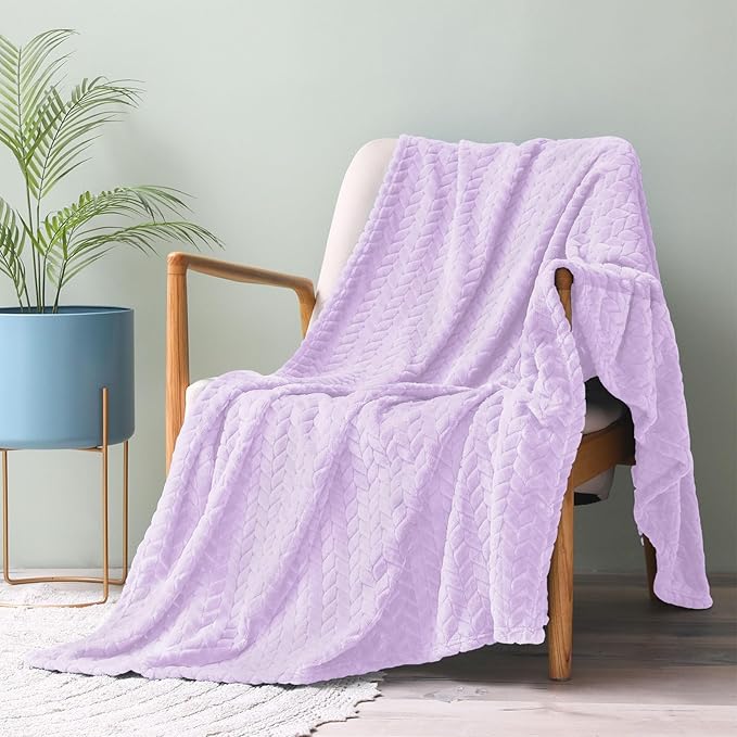 Exclusivo Mezcla Fleece Throw Blanket for Couch and Bed, 50x70 Inches Soft Cozy Jacquard Flannel Blankets, Lightweight Fuzzy Plush Warm Throws for Women, Lilac Purple