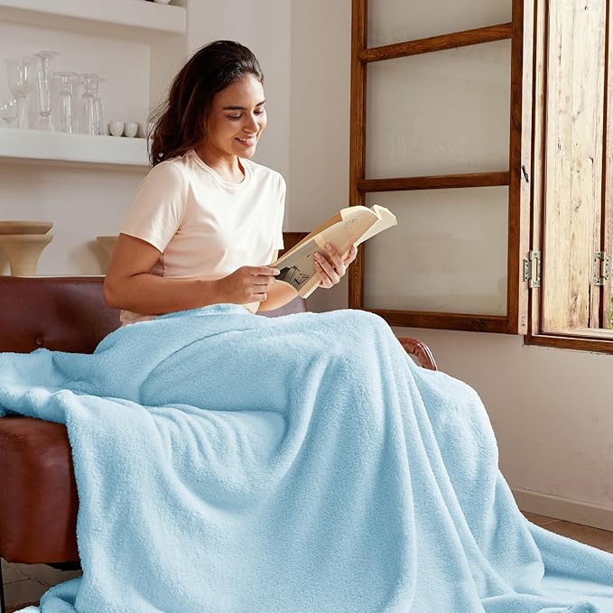 Exclusivo Mezcla Queen Size Blanket for Bed, Super Soft Velvet Plush Fleece Blankets, Fuzzy Cozy and Warm for Winter, 90x90 Inches, Light Blue